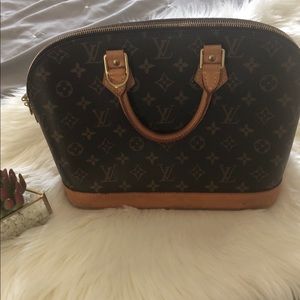 Authentic Louis Vuitton purse